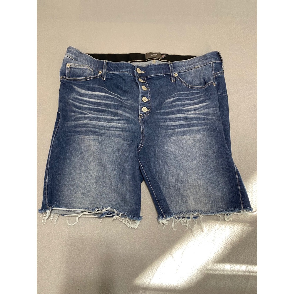 Torrid Womens Plus Size 18 Denim Bermuda Shorts Button Fly Raw Hem Medium Wash
